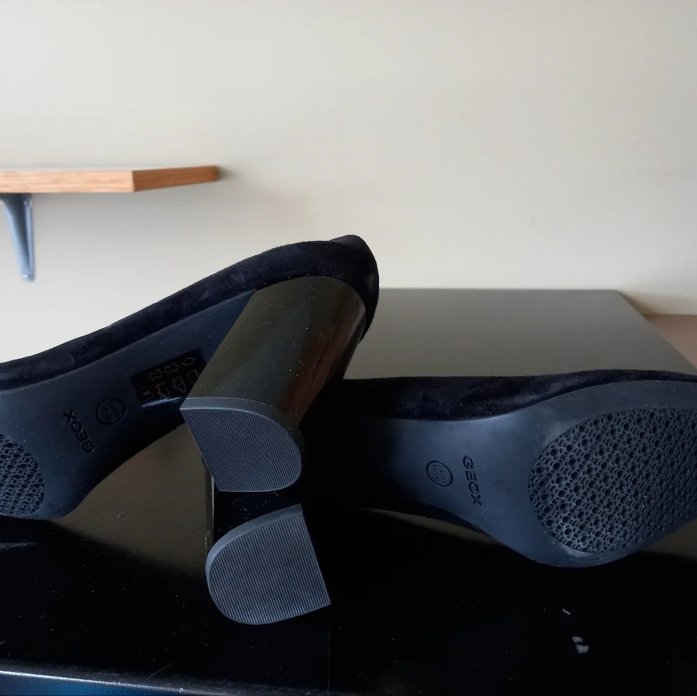 Shoes - Picture 3 of 3